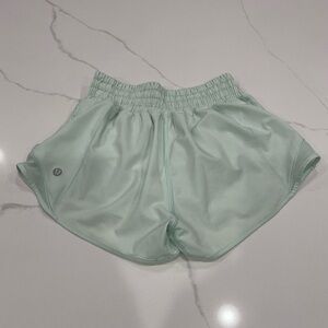 Lululemon hotty hot short high rise 2.5